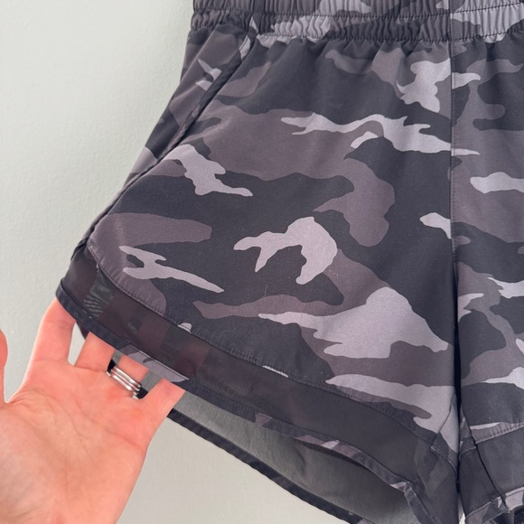 Athleta Mesh Racer Run Short 4″ - Picture 6 of 8